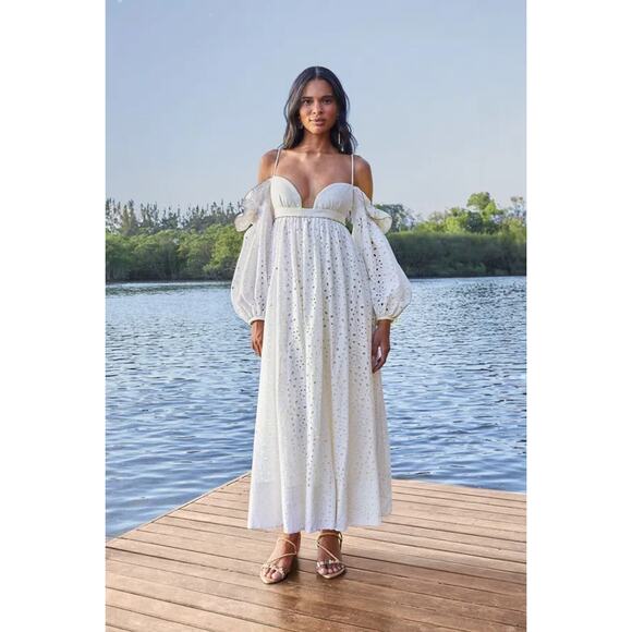 FARM Rio Dresses & Skirts - Farm Rio Off-White 3D Flower Maxi Dress Size Small